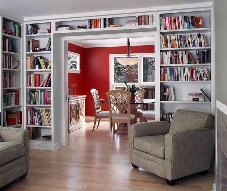Библиотека в доме: как грамотно разместить книги в интерьере