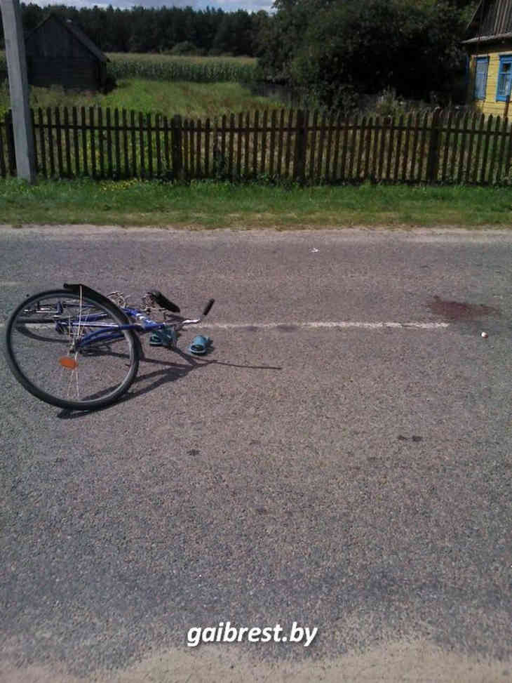 В Пинском районе трактор сбил велосипедистку