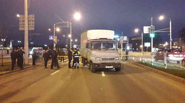 Возле ТЦ «Замок» в Минске под колесами грузовика погибла девочка‍