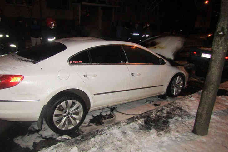 В Витебске подожгли автомобиль известного видеоблогера