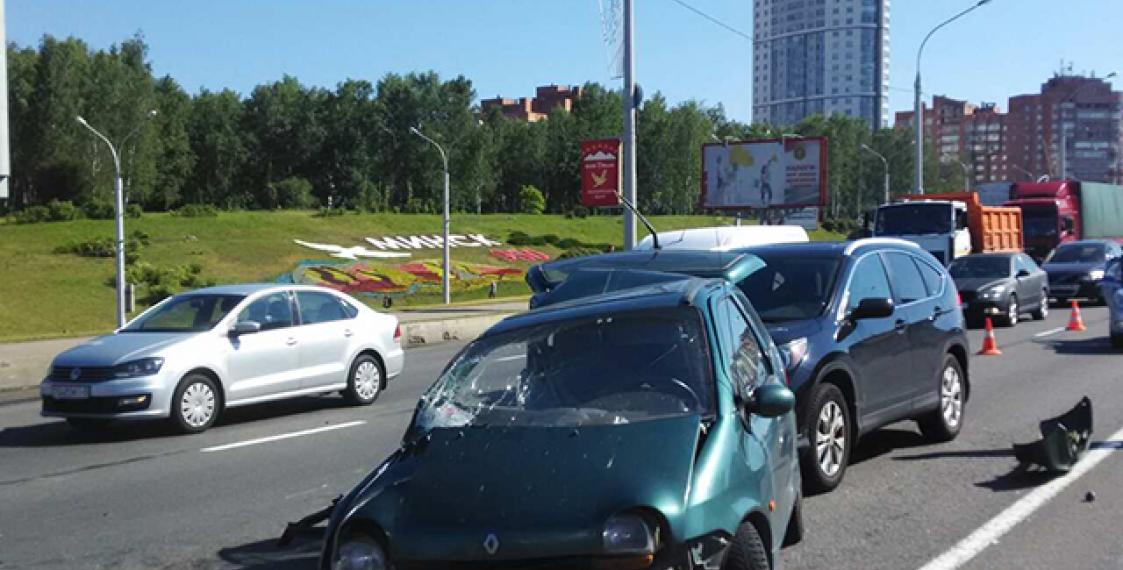 В ДТП в Минске на проспекте Независимости пострадали 4 человека‍
