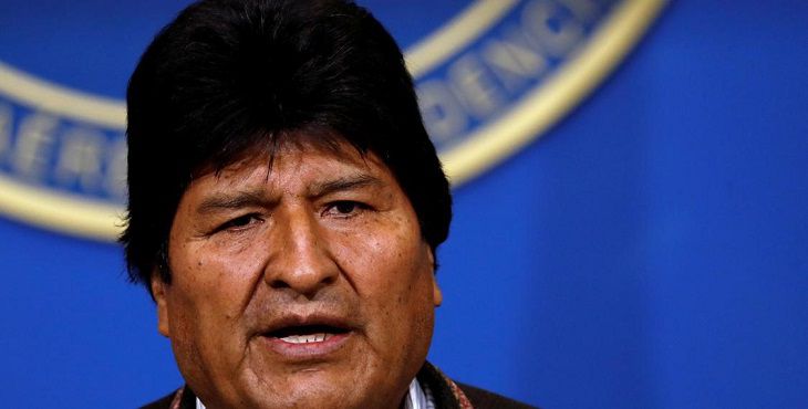 «Чтобы не подвергались нападкам». Президент Боливии уходит в отставку «Чтобы не подвергались нападкам». Президент Боливии уходит в отставку