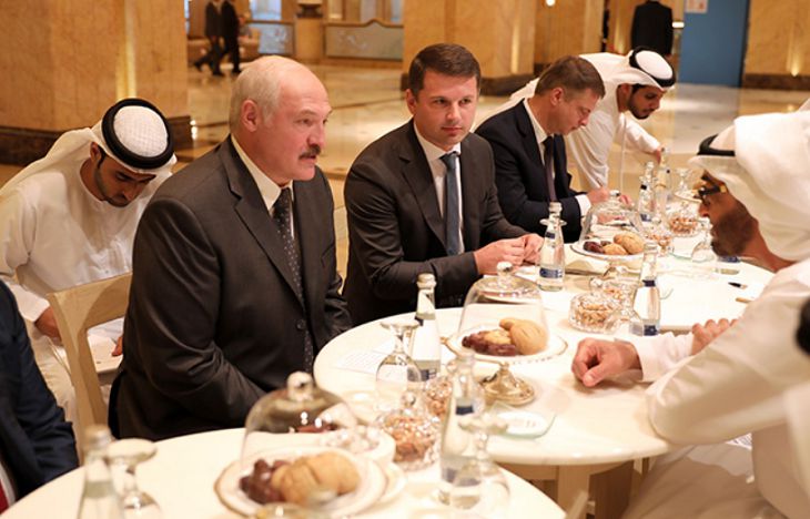 Лукашенко вернулся из Эмиратов, но скоро улетает в Австрию