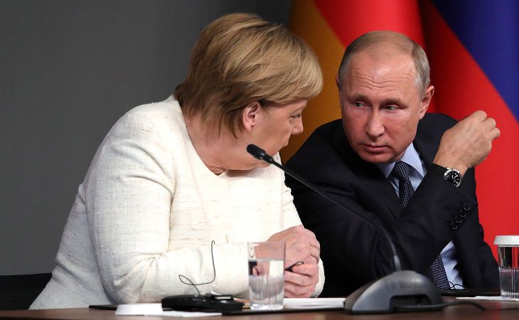 Путин и Меркель выступили за скорейшее прекращение боевых столкновений в Ливии