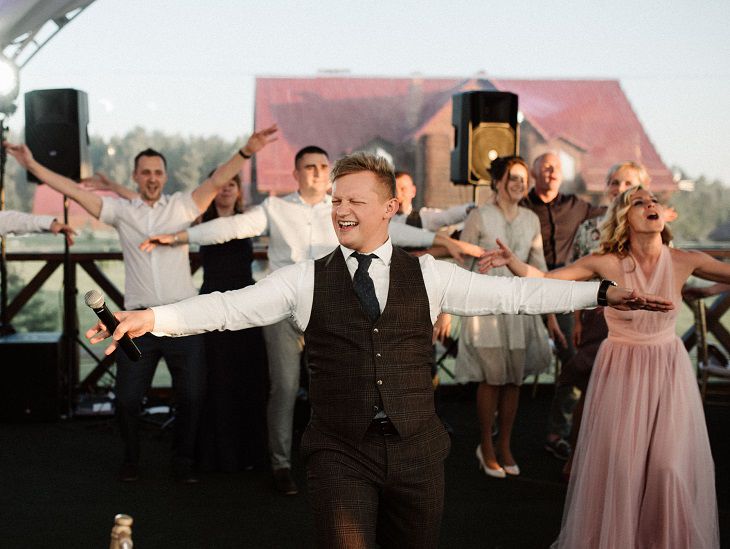 Белорусский ведущий о свадьбах и гонорарах