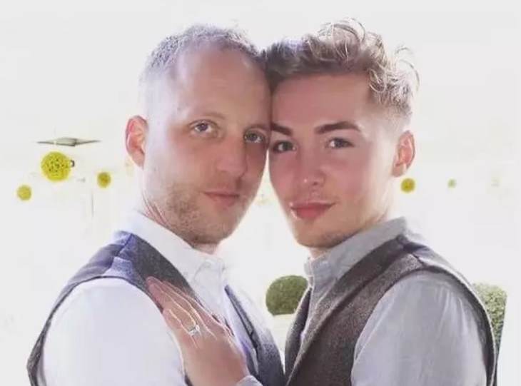 Парень потратил миллионы на пластику, чтобы быть похожим на кумира Парень потратил миллионы на пластику, чтобы быть похожим на кумира