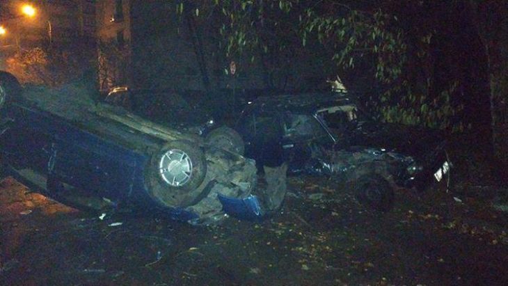 В Минске водитель, пытаясь припарковаться, опрокинул автомобиль и разбил еще 3 машины 