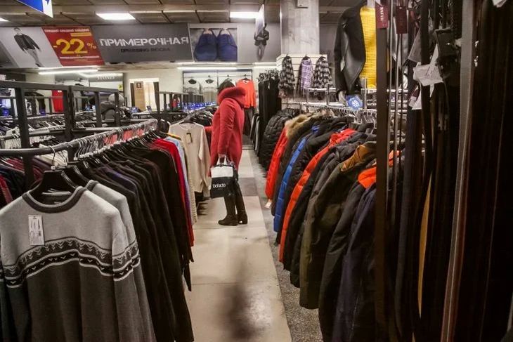 Модное ограбление. В Гродно мужчина похитил из магазина куртку, джинсы и свитер Модное ограбление. В Гродно мужчина похитил из магазина куртку, джинсы и свитер
