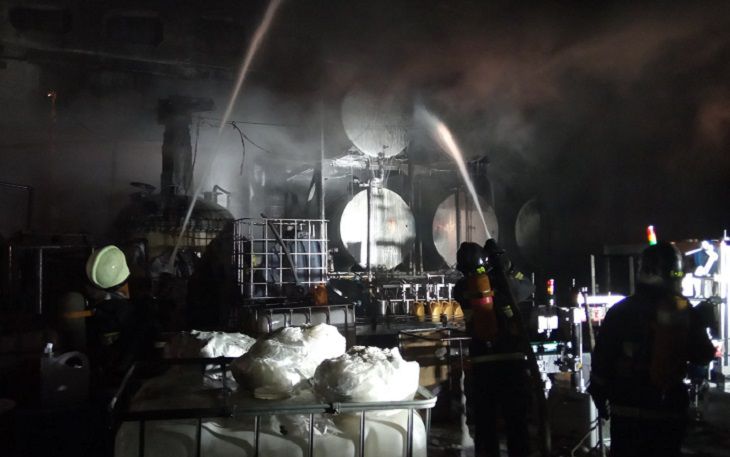 В Минске горел цех с техническими жидкостями: внутри был человек В Минске горел цех с техническими жидкостями: внутри был человек