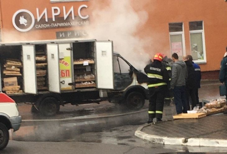 В Гомеле загорелся грузовой автомобиль с выпечкой