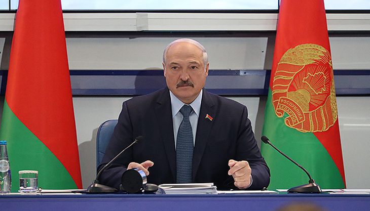 «Лучше в страну не возвращайтесь». Лукашенко припугнул спортивных функционеров
