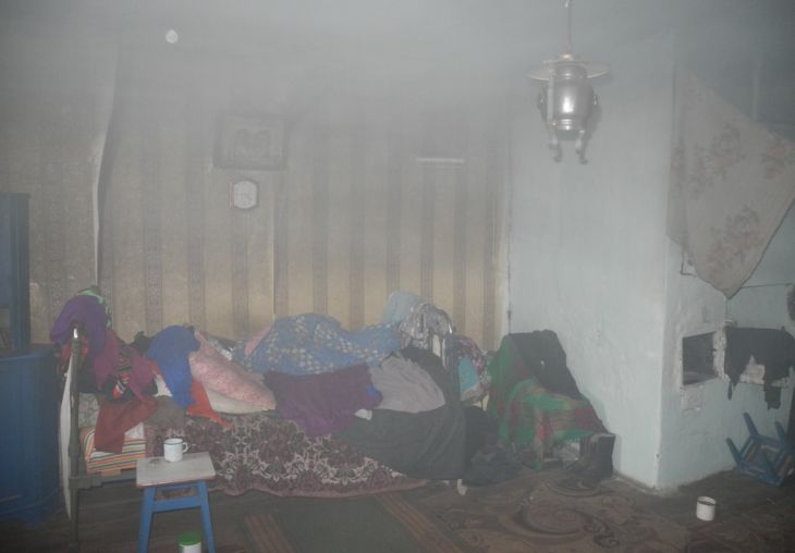 Разбили окно и вскрыли дверь: две женщины в Гомельском районе спасли пенсионерку на пожаре Разбили окно и вскрыли дверь: две женщины в Гомельском районе спасли пенсионерку на пожаре