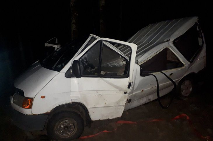 ДТП в Петриковском районе: сотрудники МЧС спасли 10-летнюю девочку