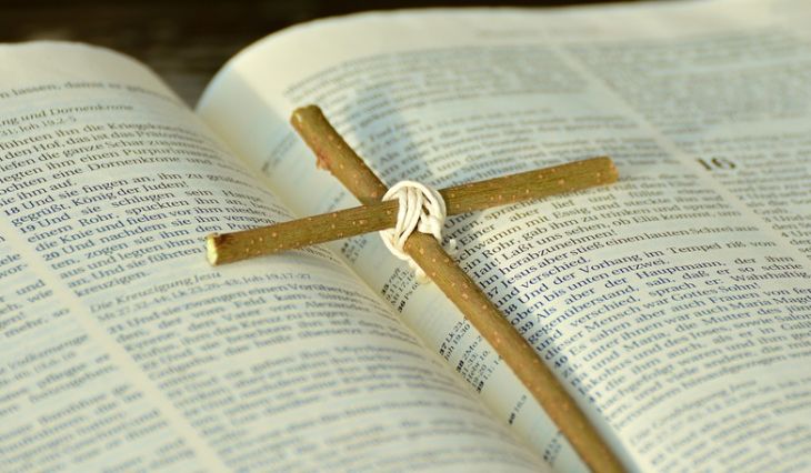 «В квартире нашли плетки, кляп и Библию»: подробности убийства 9-летнего мальчика из Беларуси 