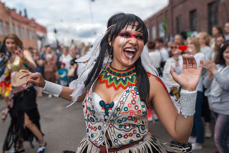 Увлечение танцовщицы из Рио-де-Жанейро переросло в профессию. Мечты сбываются девушка