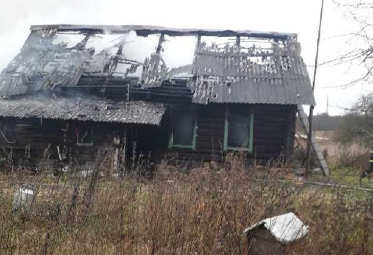 Трагедия под Чашниками: женщину спасли, мужчина погиб дом