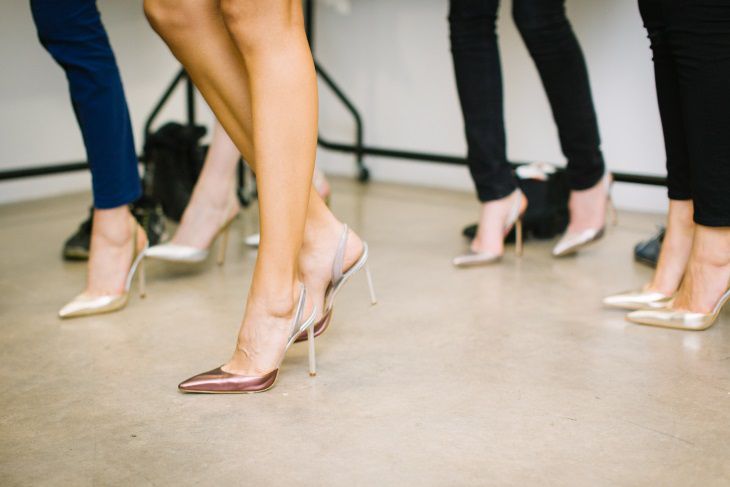 Психологи выяснили, что заставляет женщин надевать высокие каблуки 