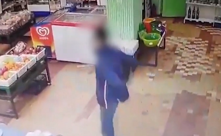 Жителю Минска грозит до 4 лет за грабёж в деревенском магазине. Добычей стал стиральный порошок