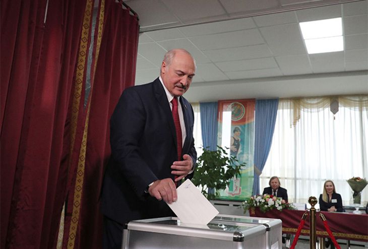 Президент об ушатах грязи в свой адрес: Говорят, я котов в детстве убивал и надсмотрщиком был