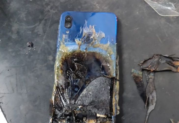 сгоревший смартфон Xiaomi, неисправность 
