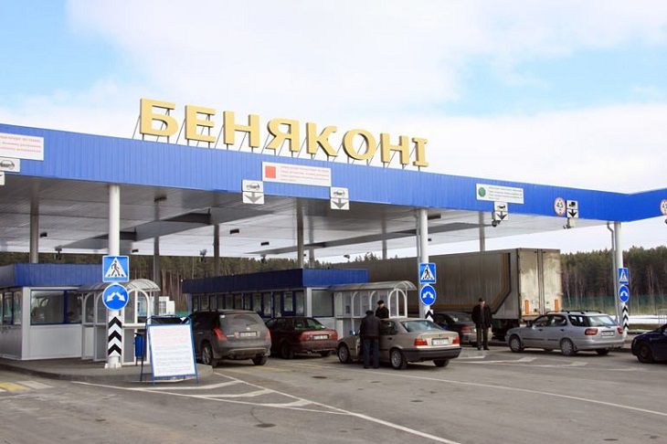 Белорусов предупреждают о возможных очередях на границе с Литвой