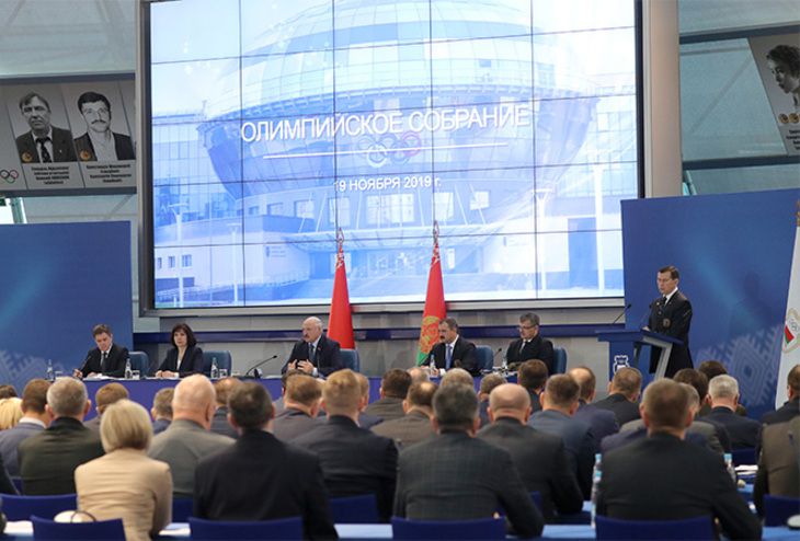 Лукашенко о своем отдыхе в ОАЭ: бегу 15 км в Эмиратах и думаю, как там наши спортсмены