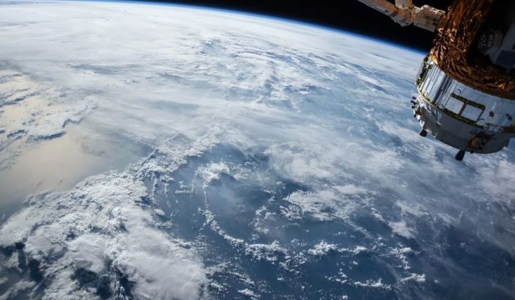 Представлен первый в мире спутник высокой пропускной способности для Арктики спутник, планета Земля