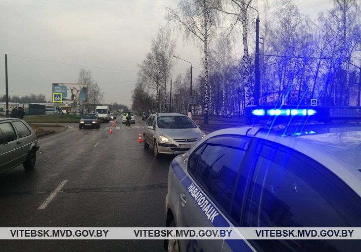 В Новополоцке на пешеходном переходе сбили девушку с 2-летним ребенком