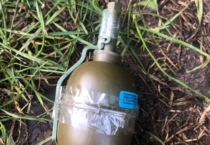 В Борисове мужчина с гранатой в руке подошел к милиционерам и попросил помощи В Борисове мужчина с гранатой в руке подошел к милиционерам и попросил помощи