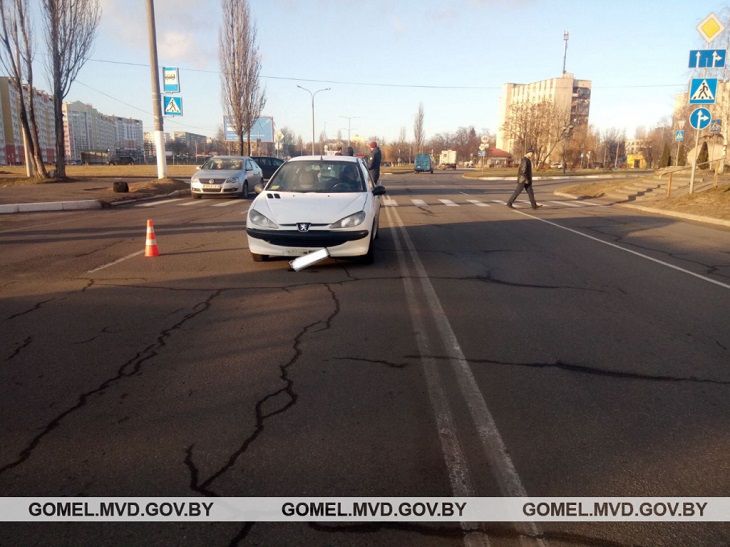 В Мозыре девушка-водитель сбила на переходе 10-летнюю девочку. Ребенок в реанимации