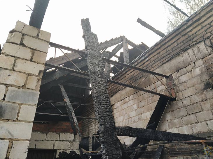 В Жлобине произошел пожар на складе частного предприятия. Подозревают поджог