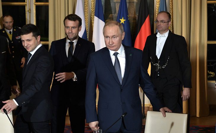 Зеленский и Путин проводят переговоры тет-а-тет