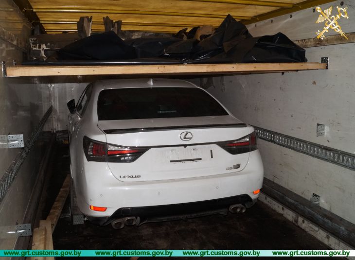 В Гродно конфискованы Toyota и Lexus, которые незаконно перемещались через белорусско-литовскую границу