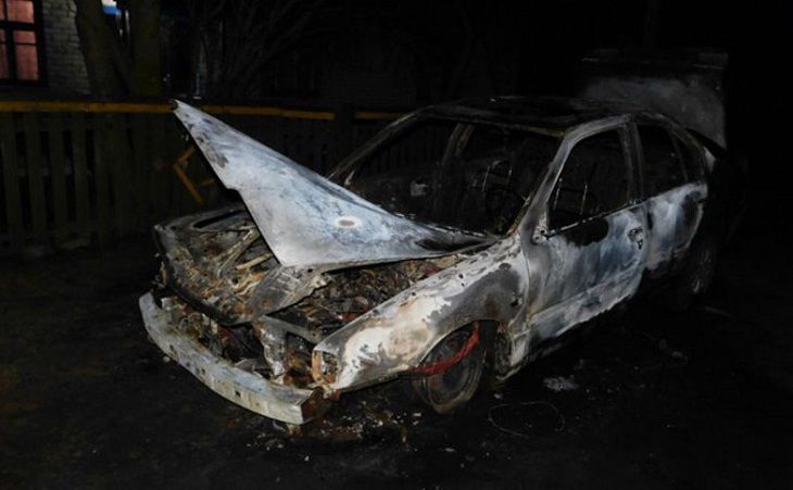 Житель Столбцов из ревности сжег машину ухажера своей бывшей жены