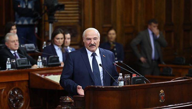 Лукашенко: через полгода нас будут щупать со всех сторон, и сильно Лукашенко: через полгода нас будут щупать со всех сторон, и сильно