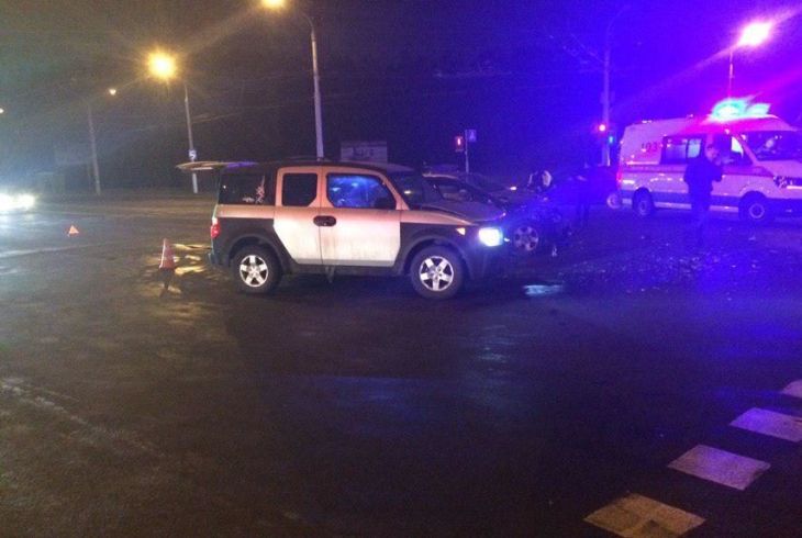 В Минске столкнулись Opel и Honda: есть пострадавшие В Минске столкнулись Opel и Honda: есть пострадавшие