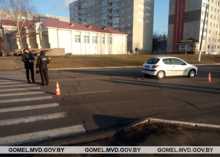 В Мозыре 22-летняя водитель сбила на «зебре» маленькую девочку В Мозыре 22-летняя водитель сбила на «зебре» маленькую девочку