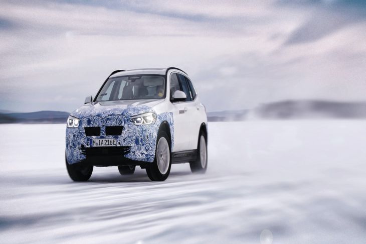 BMW рассекретила некоторые детали об электрическом кроссовер iX3 BMW рассекретила некоторые детали об электрическом кроссовер iX3