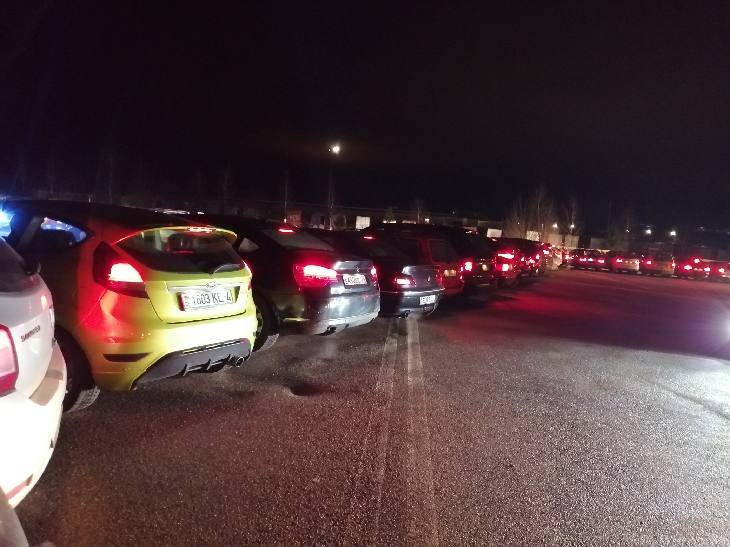 Как в Гродно из авто выстраивали символы Беларуси авто