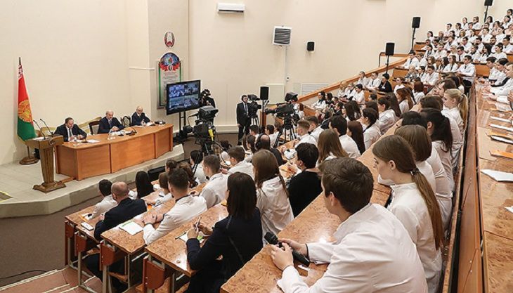 Лукашенко отреагировал на слухи об эксклюзивности президентской больницы в Ждановичах