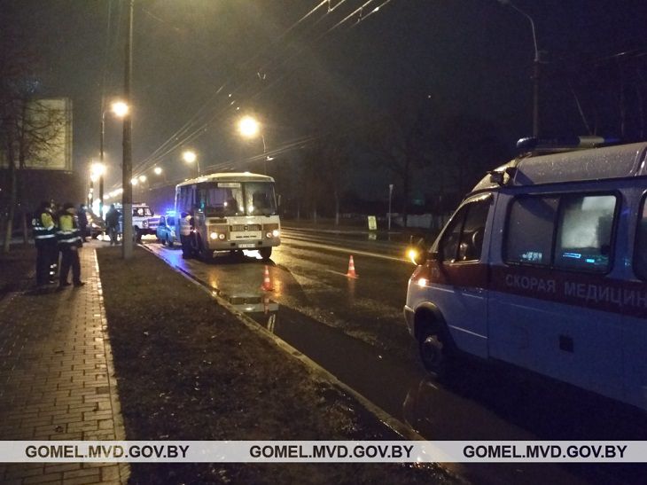 В Гомеле автобус насмерть сбил нетрезвого пешехода В Гомеле автобус насмерть сбил нетрезвого пешехода