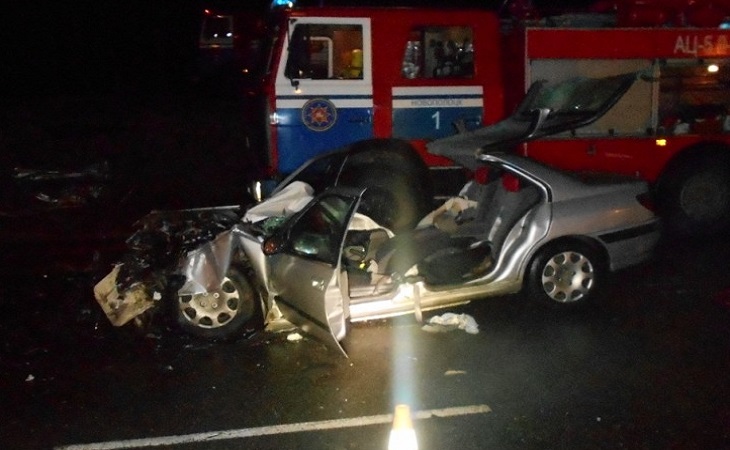 В Новополоцке столкнулись легковушка и пассажирский автобус. Трое пострадали, один погиб 