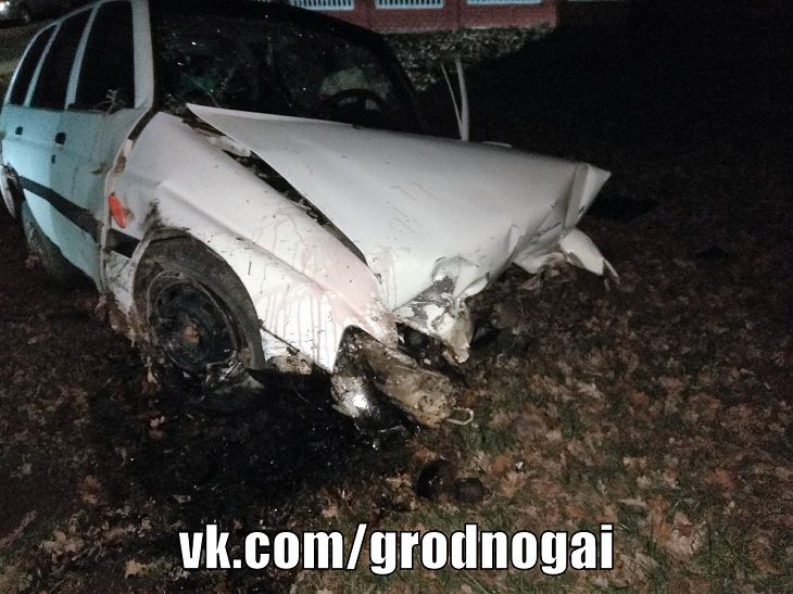 В Свислочском районе легковушка вылетела в кювет