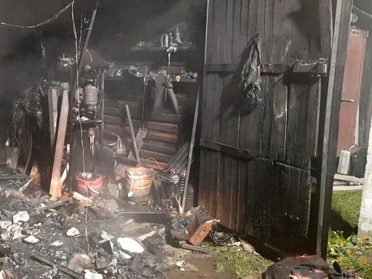 В Бресте в гараже заживо сгорел человек