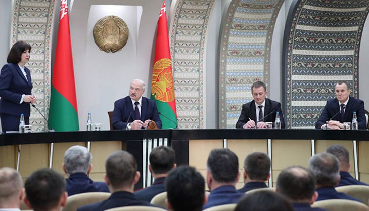 Лукашенко напомнил о необходимости роста зарплат в увязке с производительностью труда