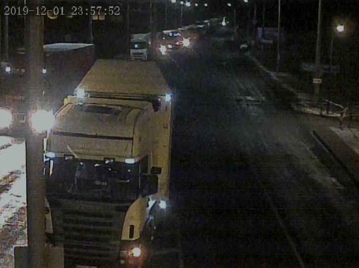 Сложности на границе с ЕС: скопились большие очереди Сложности на границе с ЕС: скопились большие очереди