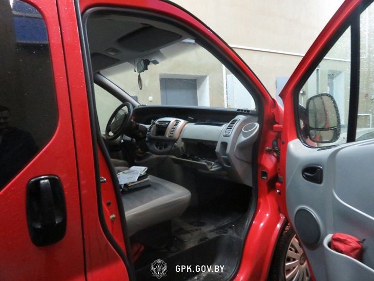 На границе собака пресекла ввоз подозрительного вещества