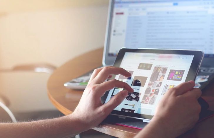 Ученые ускорят передачу данных через интернет при помощи света интернет, компьютер и планшет