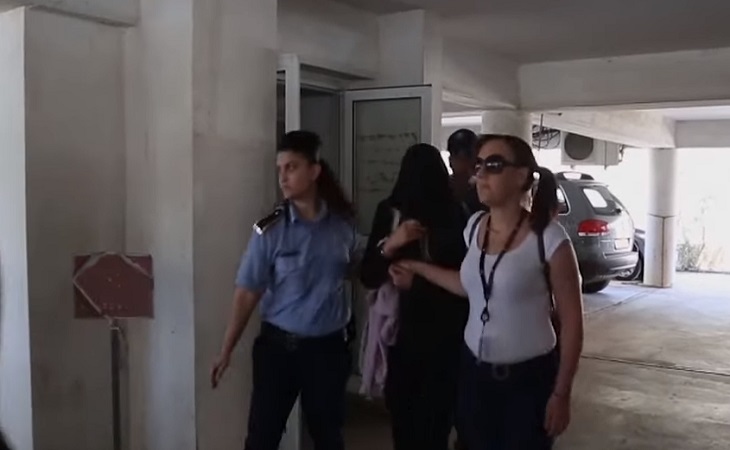 Дело о групповом изнасиловании на Кипре: судят 19-летнюю туристку 