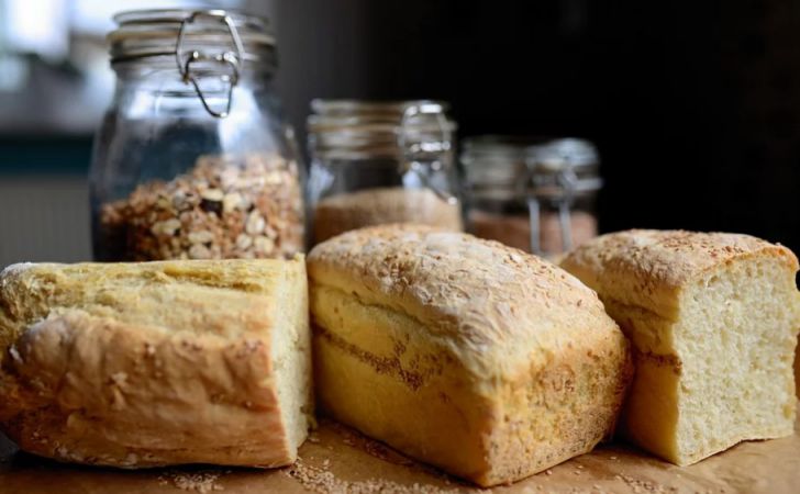 Ученые назвали продукты, которые вызывают бессонницу белый хлеб